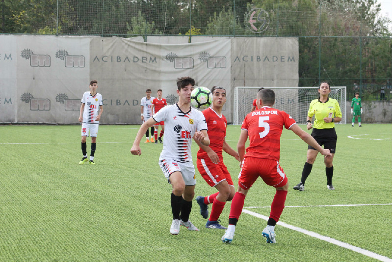 AKADEMİLERDE ZOR HAFTA