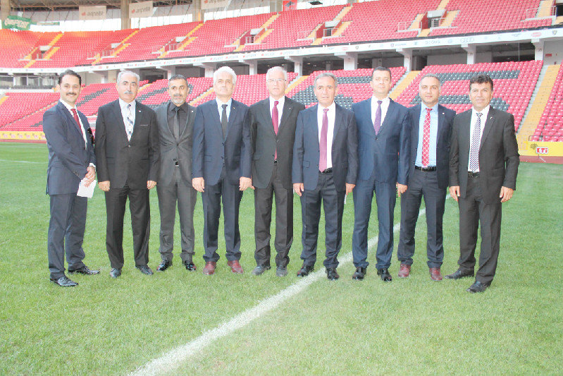 YÖNETİM KURULUNDAN GÖVDE GÖSTERİSİ