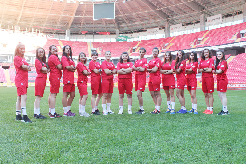 BAYAN HAKEMLERİMİZ SEZONA HAZIR