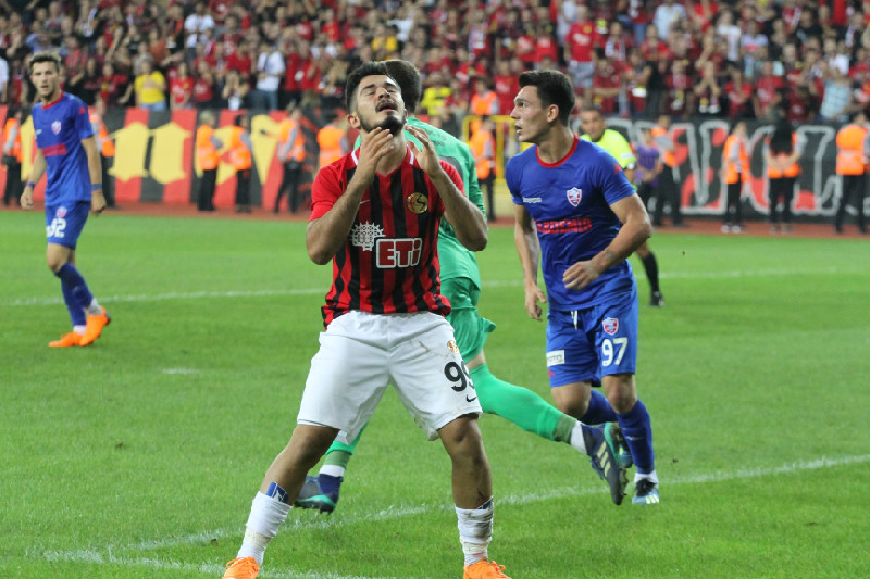 ŞANSSIZLIĞI  KIR ARTIK..