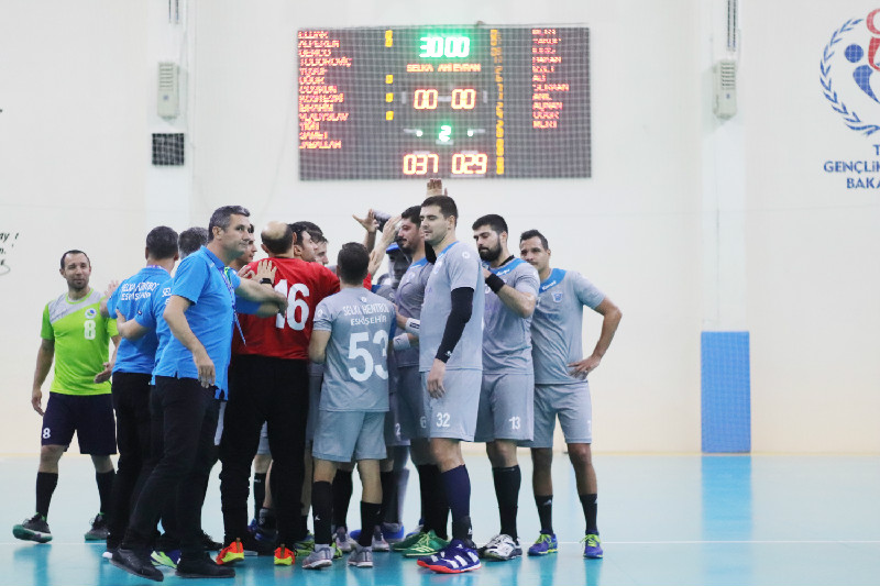 6 EKİMDE TRİBÜNLER DOLMALI