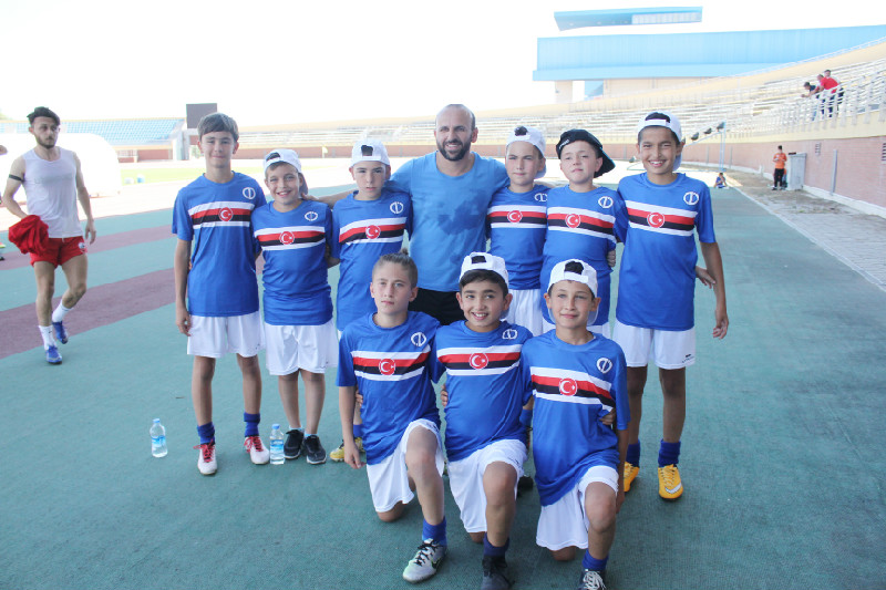 MİNİKLER BAŞARI DİLEDİ