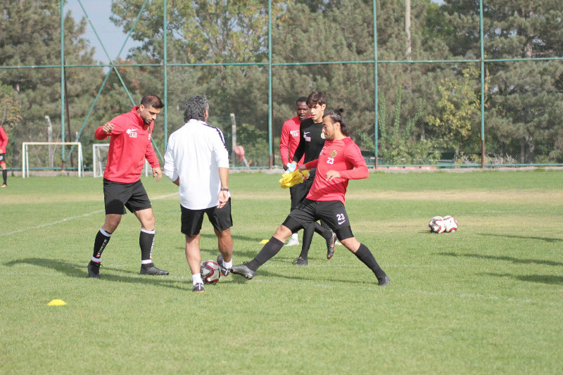 ŞİMŞEKLER PROVA YAPTI