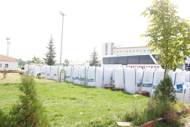 MALZEMELER BEKLİYOR