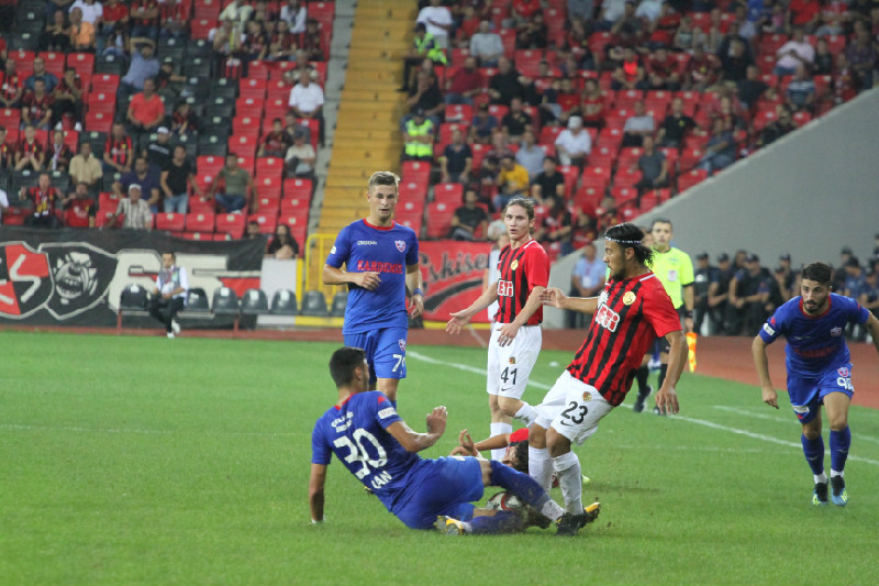 ŞİFRE ORTA SAHADA ÇÖZÜLECEK