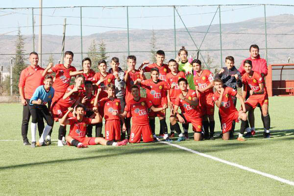 U 15LER 4DE 4 YAPTI.
