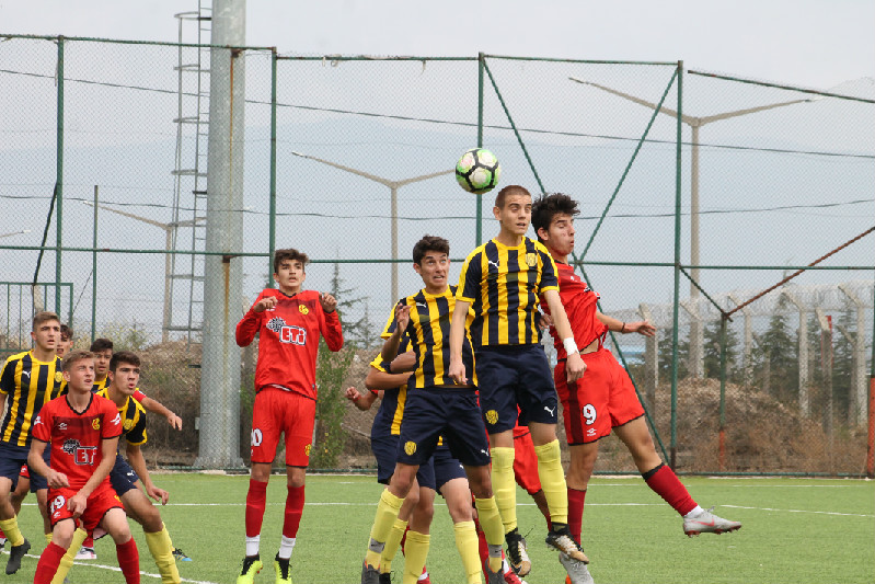 ES-ES U16LARI YÜZÜMÜZÜ GÜLDÜRDÜ