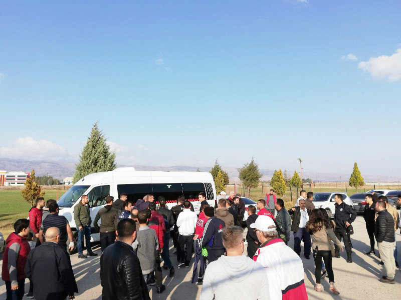 HAKEMLER MAÇLARIN ÖNÜNE GEÇTİ