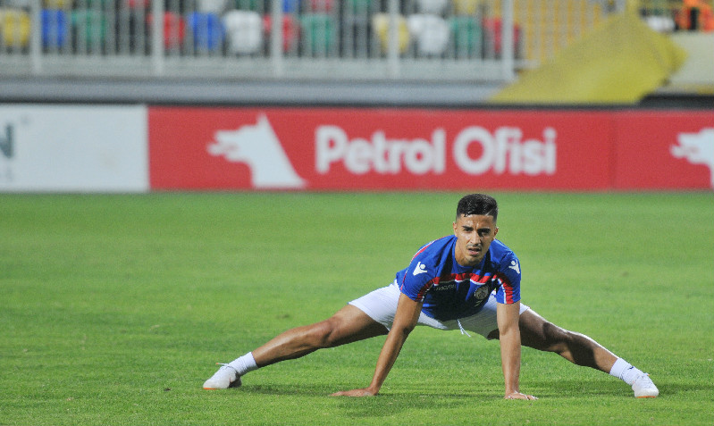 HER TÜRLÜ FEDAKARLIĞI YAPARIM