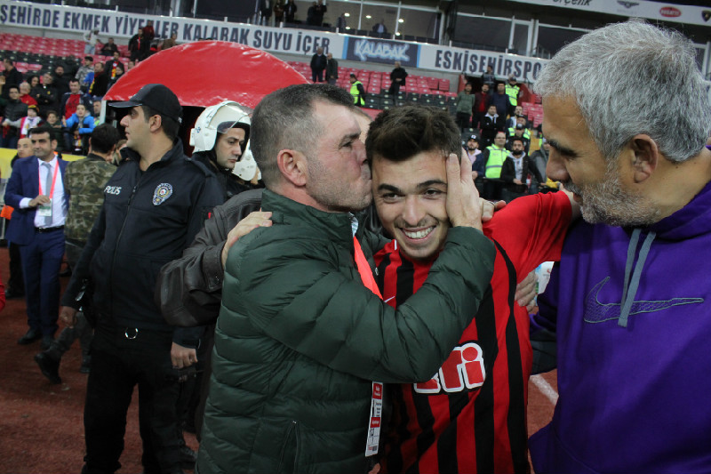 HAYAT ÖPÜCÜĞÜ (1-0)