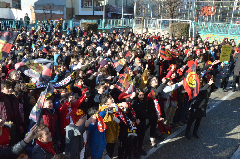ÖĞRENCİLER HAYDİ MAÇA