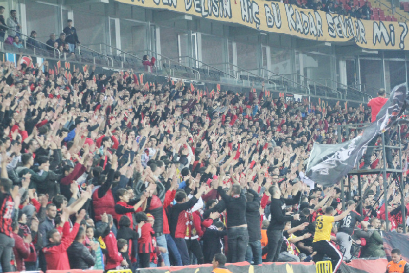 TARAFTAR MUHTEŞEMDİ