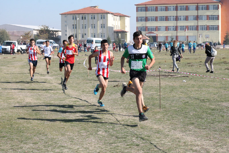 ATASI  İÇİN  KOŞACAKLAR