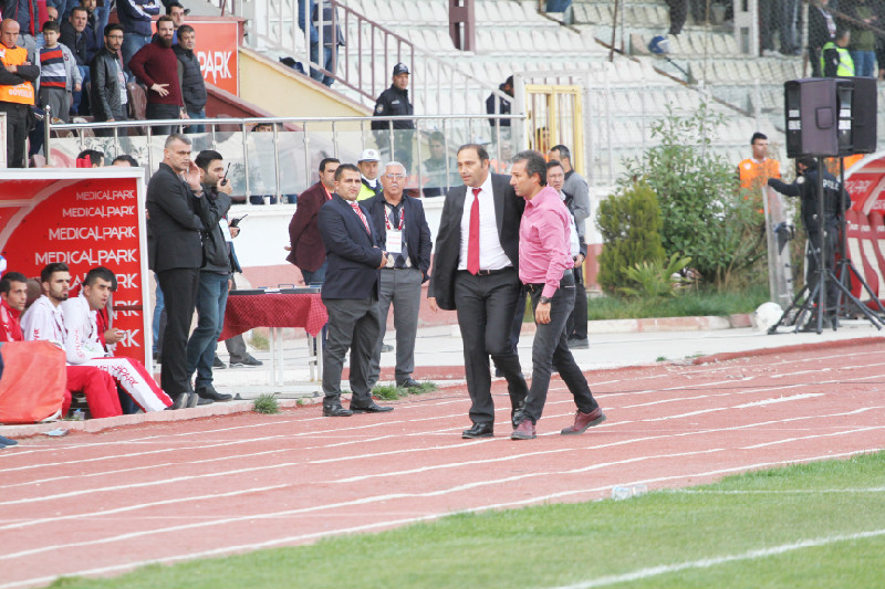 ÇAPAYI KULÜBEDEN YOLLADI