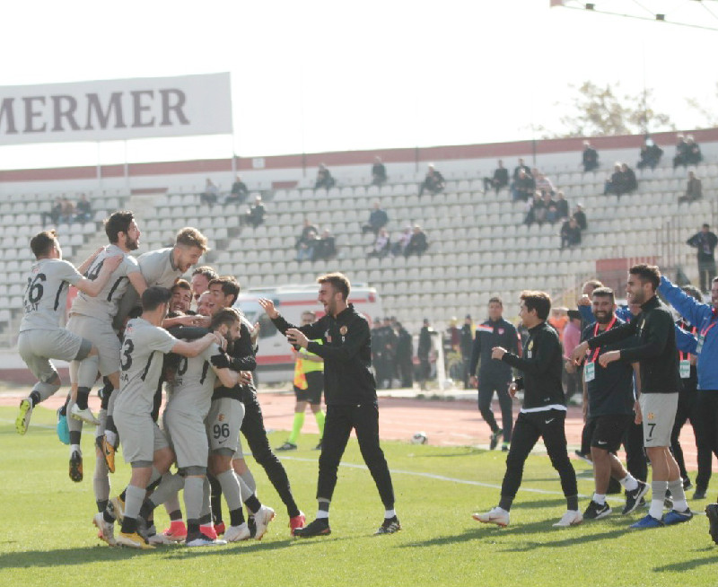 SEVİNCİMİZ KURSAĞIMIZDA KALDI