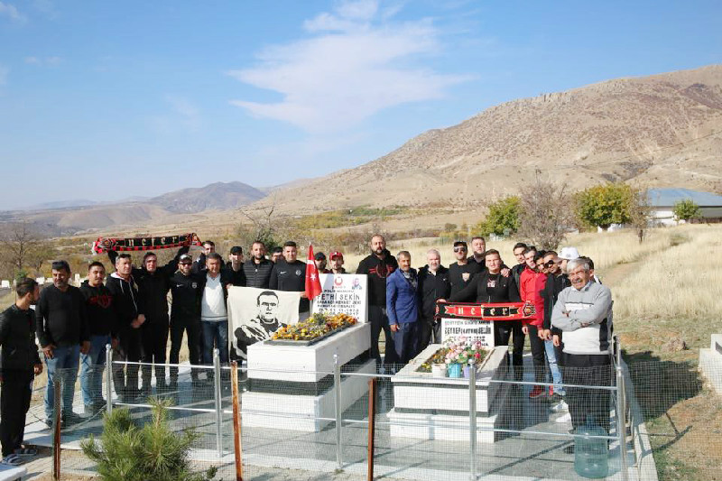 SİZİN YÜREĞİNİZ NAMINIZDAN DA BÜYÜK