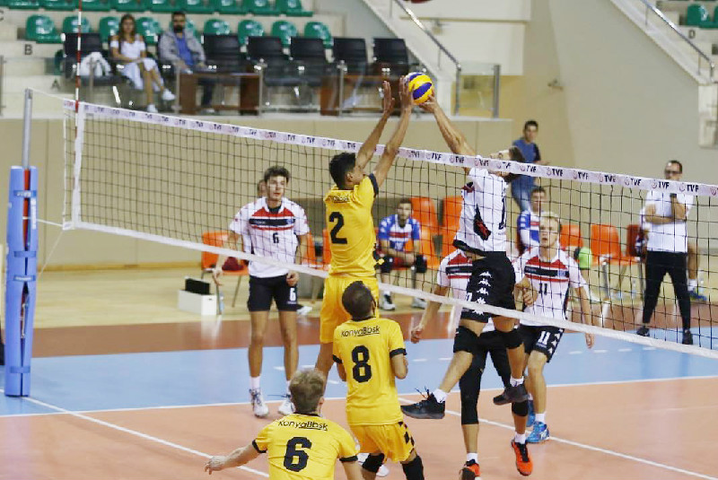 VOLEYBOLCULAR EV SAHİBİ