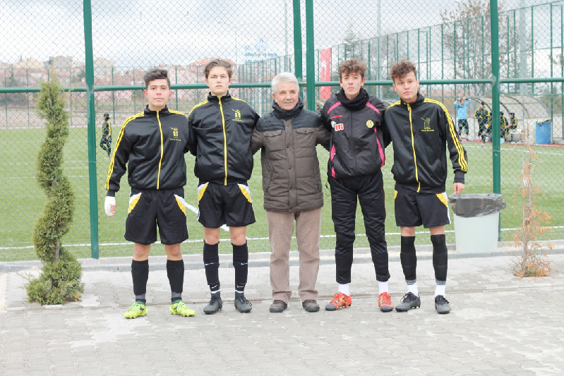 ÖĞRENCİLERİNİ İZLEDİ