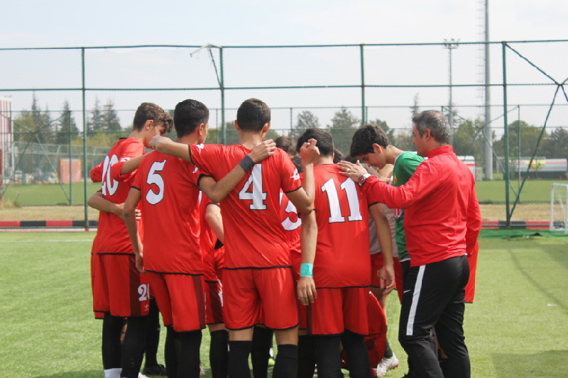 U 16LAR MAĞLUP (3-1)