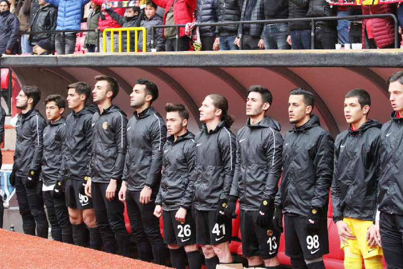 KULÜBEDE BAŞLADILAR