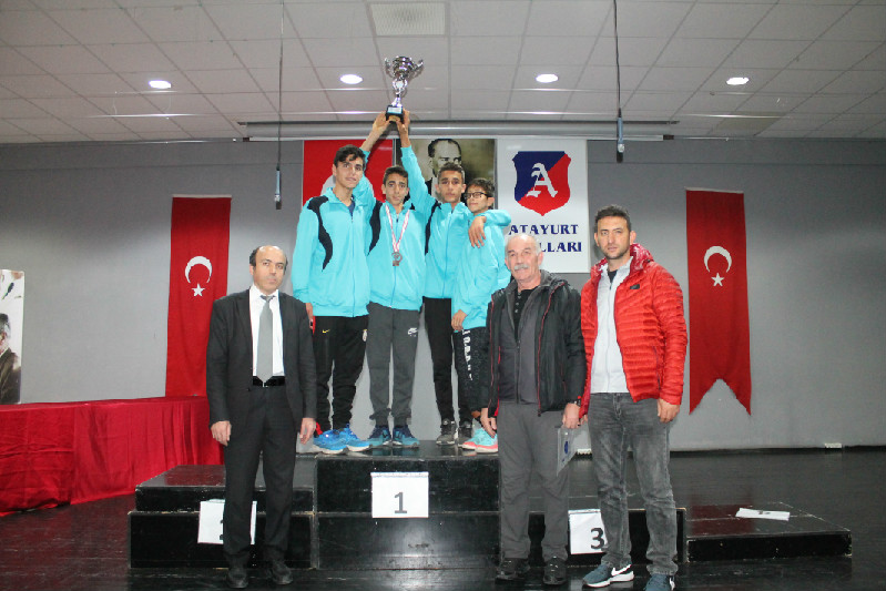 İLK KEZ KATILDILAR  ŞAMPİYON OLDULAR