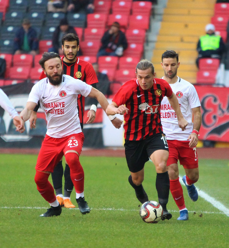 ALPEREN ŞANSINI  İYİ KULLANIYOR