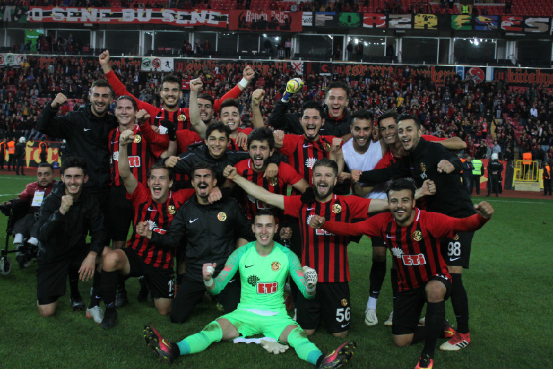 ZAFER İNANANLARINDIR