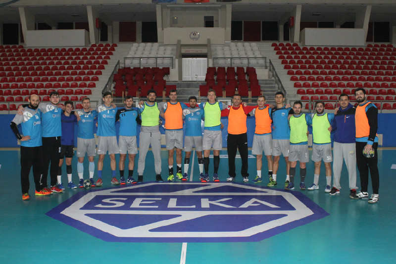 BETON ADAMLAR KENETLENDİ