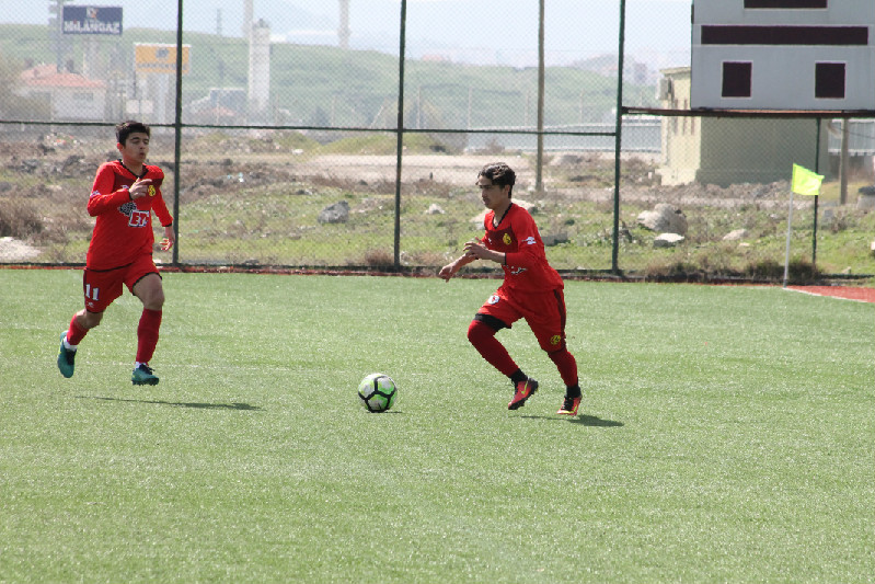 BUĞRA MİLLİ TAKIMA ABONE OLDU