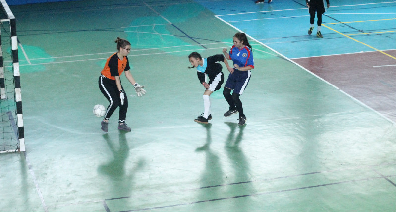 SON İKİ TAKIM ARANIYOR