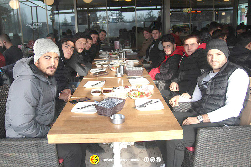 Ferhat Kirazdan kahvaltı