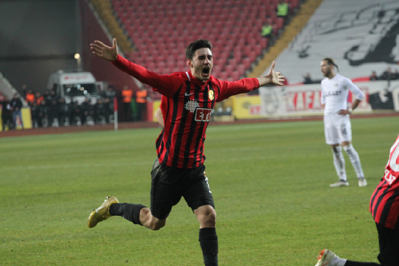 HİÇ ÇEKİNMEYİN     KENDİNİZİ EVİNİZDE     GİBİ HİSSEDİN