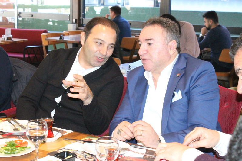 BÖYLESİ BİRLİKTELİKLER   KULÜBÜ AYAKTA TUTAR