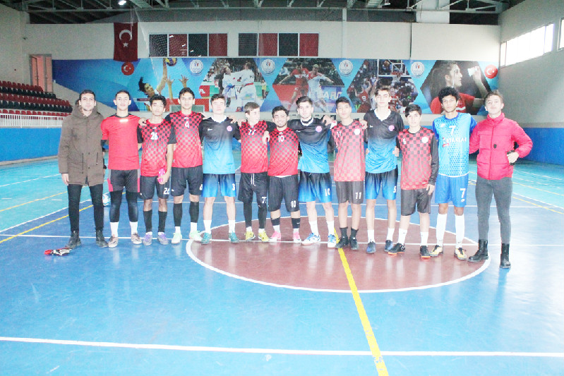 ES-ESLİ GENÇLER RAKİP OLDU