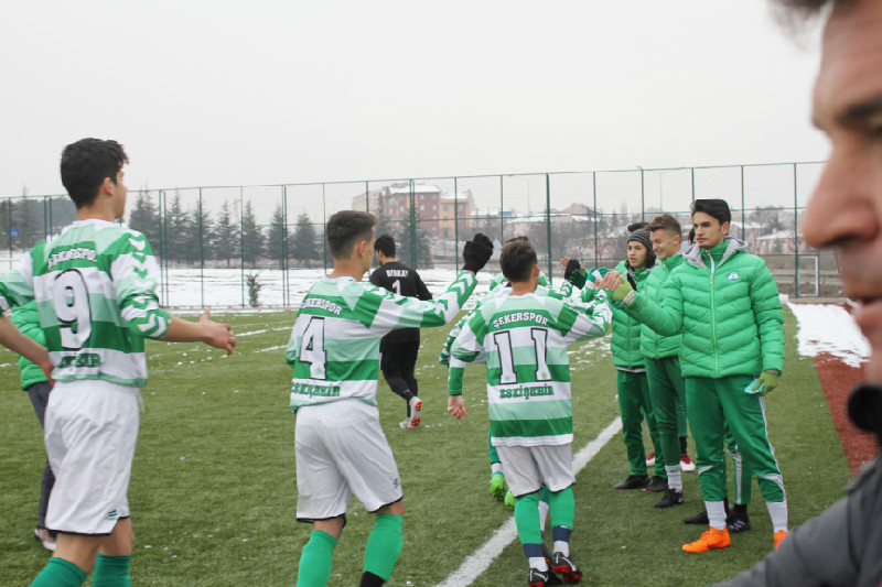 ŞEKERSPOR TAKDİRİ HAK EDİYOR