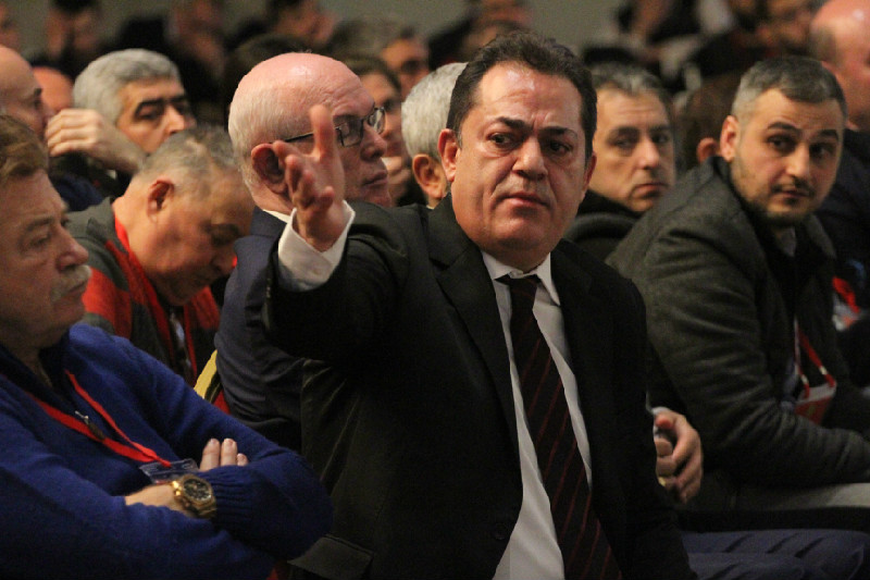 KASIRGAYI PATLATIP  İSTEDİĞİNİ DE ALDI