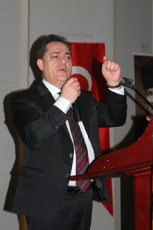 HERKES OMUZ VERMELİ