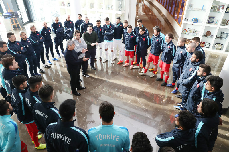 MİLLİ SEÇMEYE İBRAHİM HALİL ÖNER DAMGASI