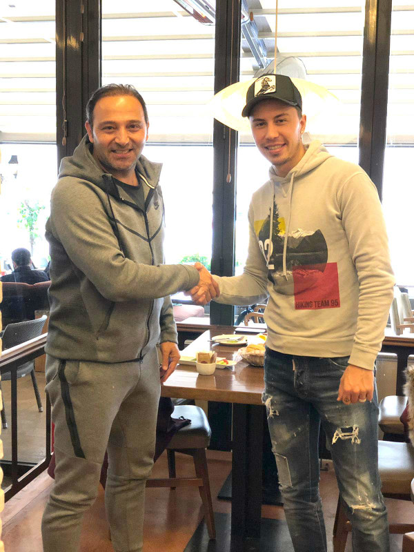 EMRE GÜRAL VE ÖZGÜR ÇEK  BEKLENEN İMZAYI VERDİ