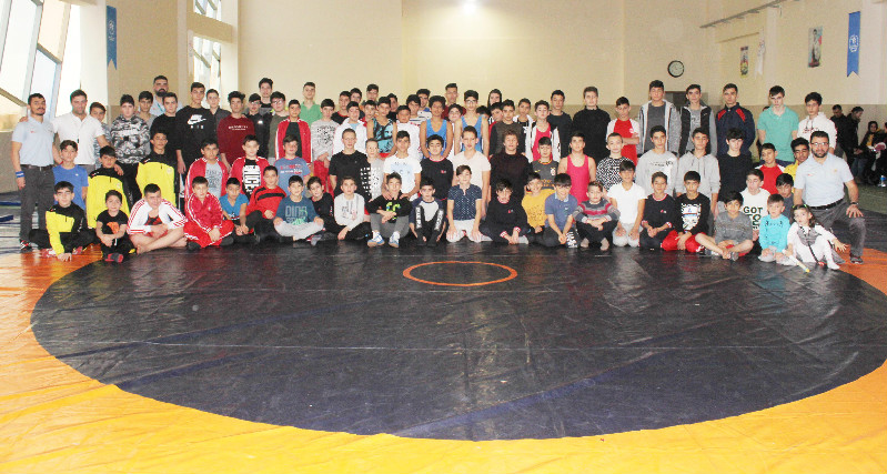 PEHLİVANLAR MİNDERE ÇIKTI