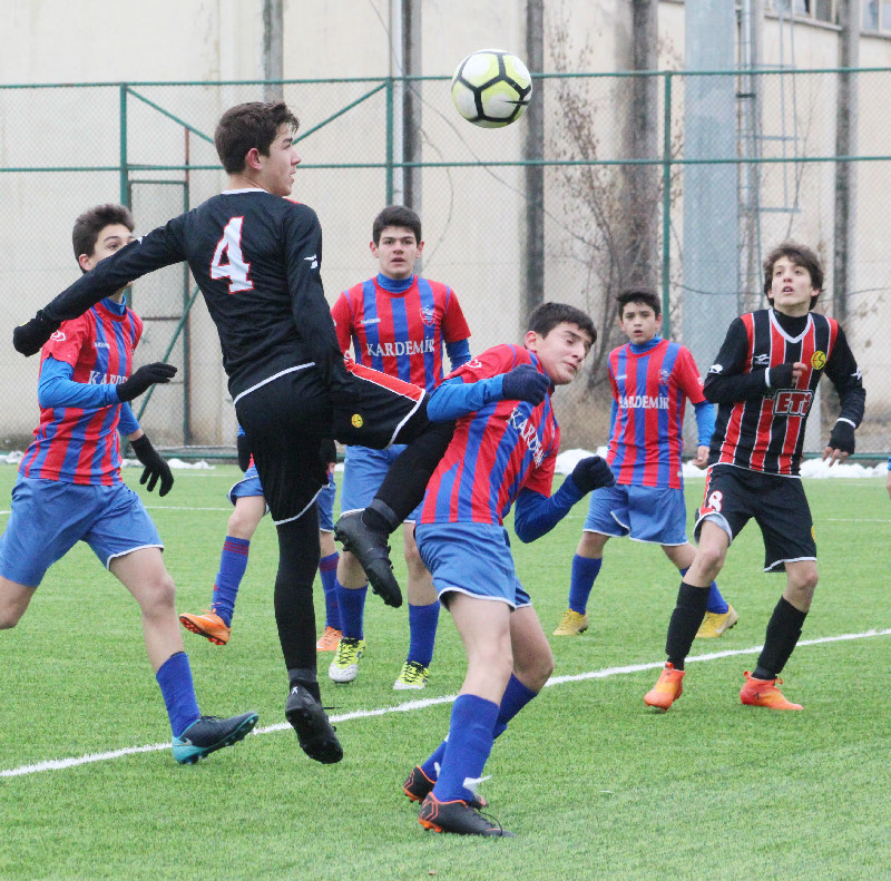 MİNİK ŞİMŞEKLER 3TE 3 YAPTI