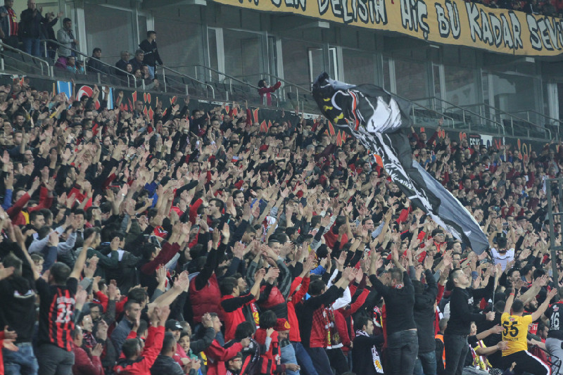 HERKES GÖREV YERİNE!