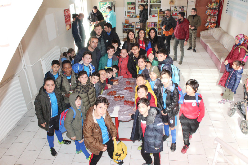 FUTBOL AKADEMİSİNİN TATLI TELAŞI