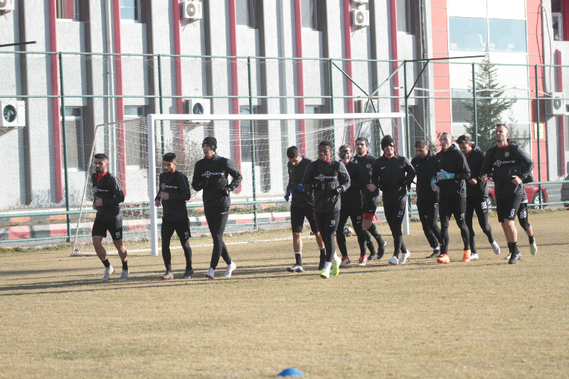 ŞİMŞEKLERDE İZİN BİTTİ