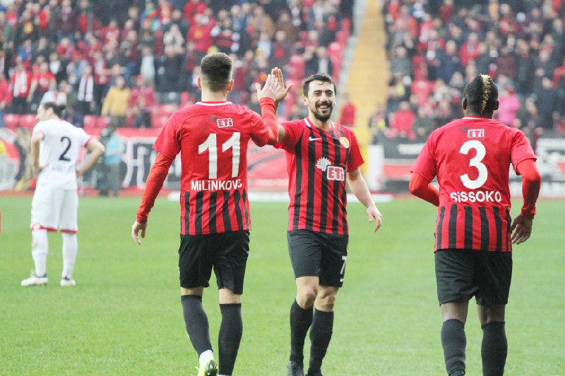 Seri galibiyetler almamız lazım