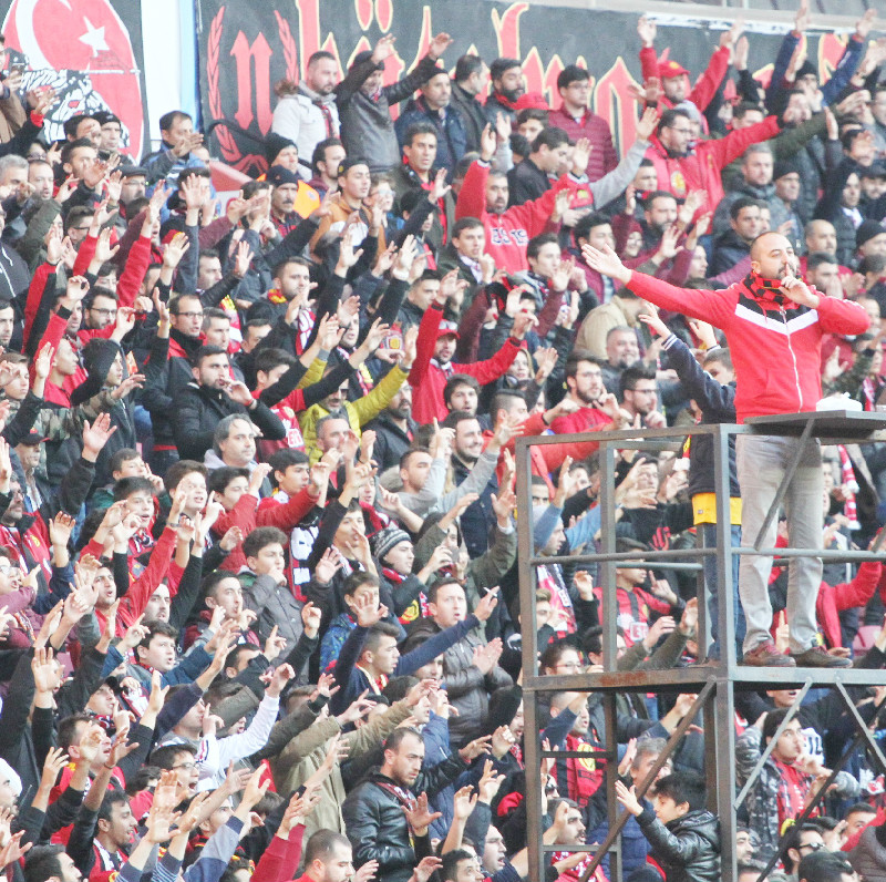 TARAFTAR OTOBÜS İSTİYOR