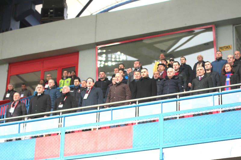 YÜZLERİ SONUNDA GÜLDÜ