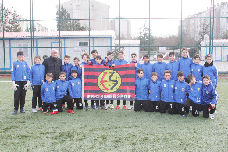 ES-ES ALT YAPISI DURMUYOR