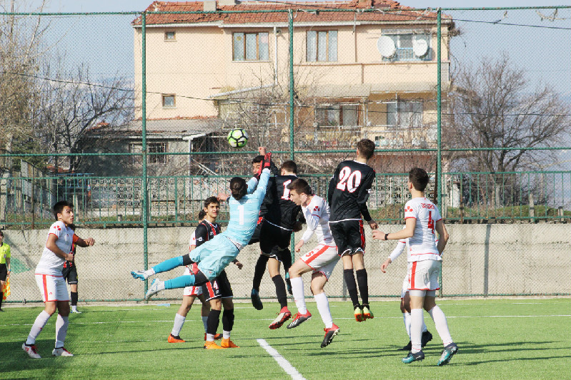 AKADEMİ DE TEK GALİBİYET