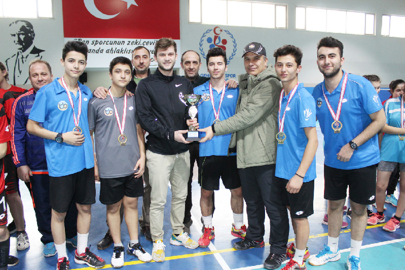 BADMİNTONUN ŞAMPİYON RAKETLERİ